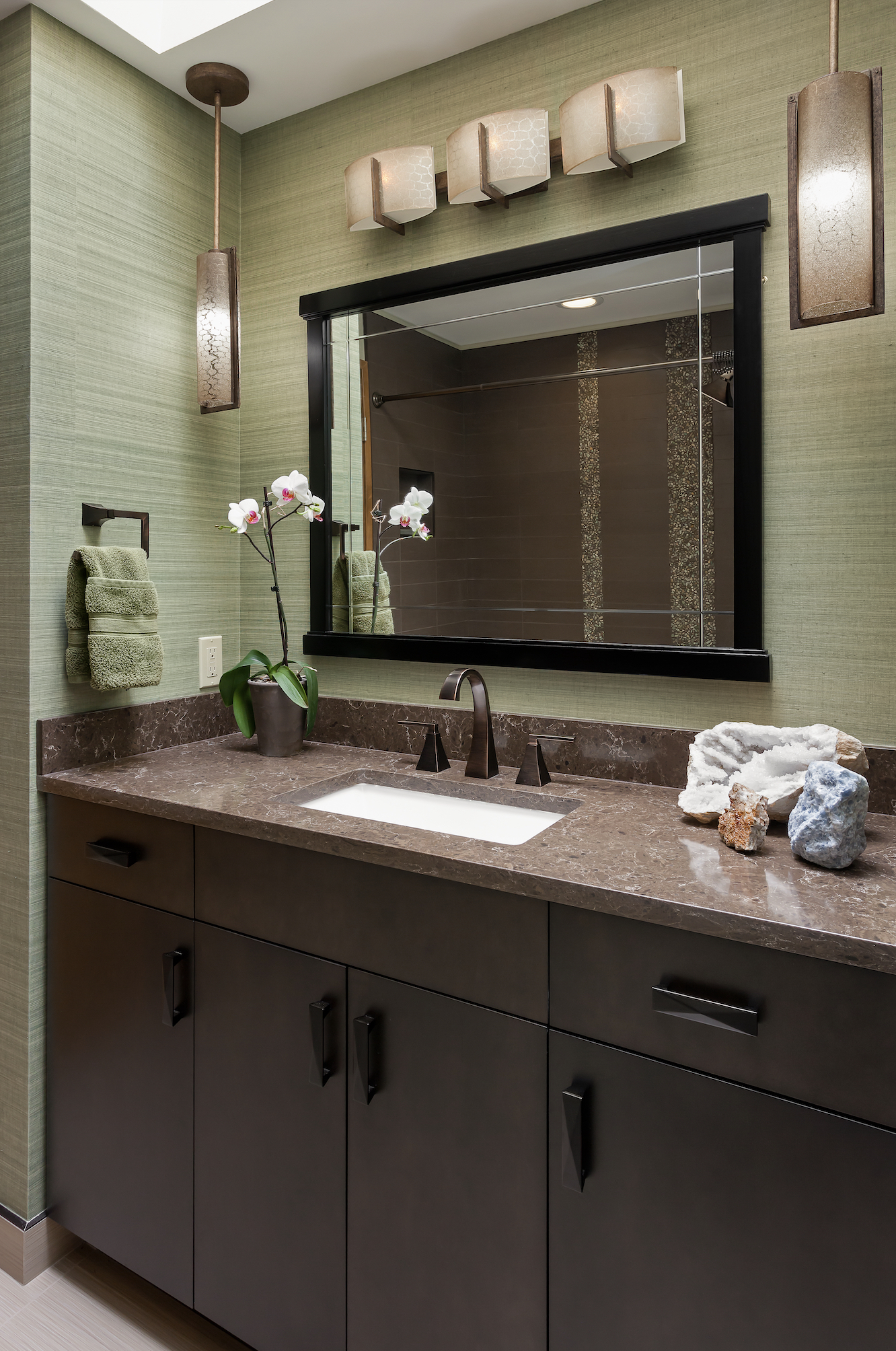 Moody Zen Green Grasscloth Seriously Happy Bathroom